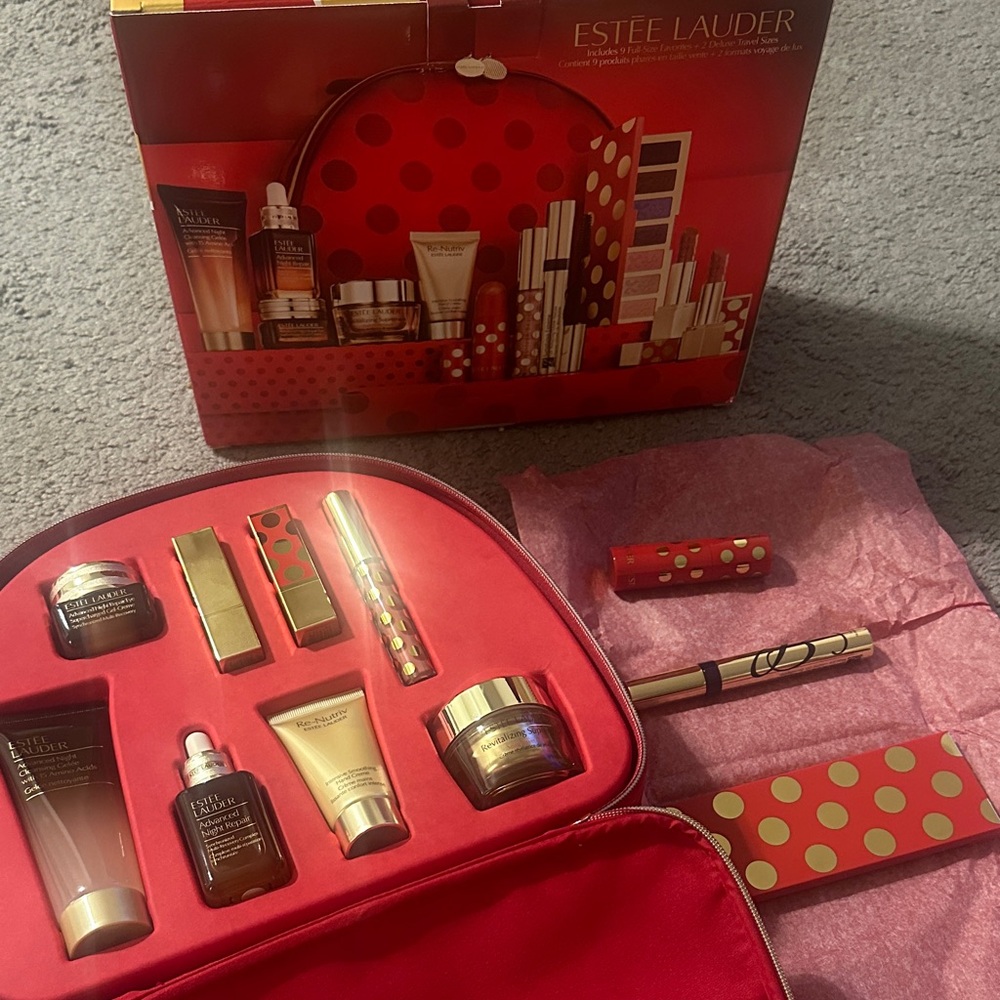 NEW Estee Lauder 2025 Holiday Blockbuster Set